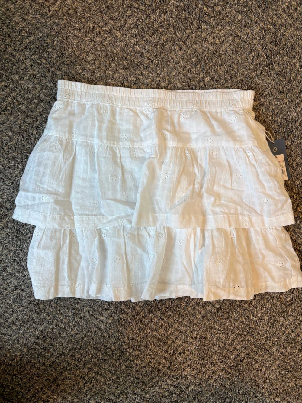 Universal Thread White Eyelet Tiered Skort